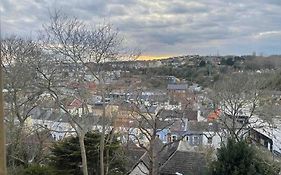 One/Two Bedroom Apartment Close To Sea & Centre
